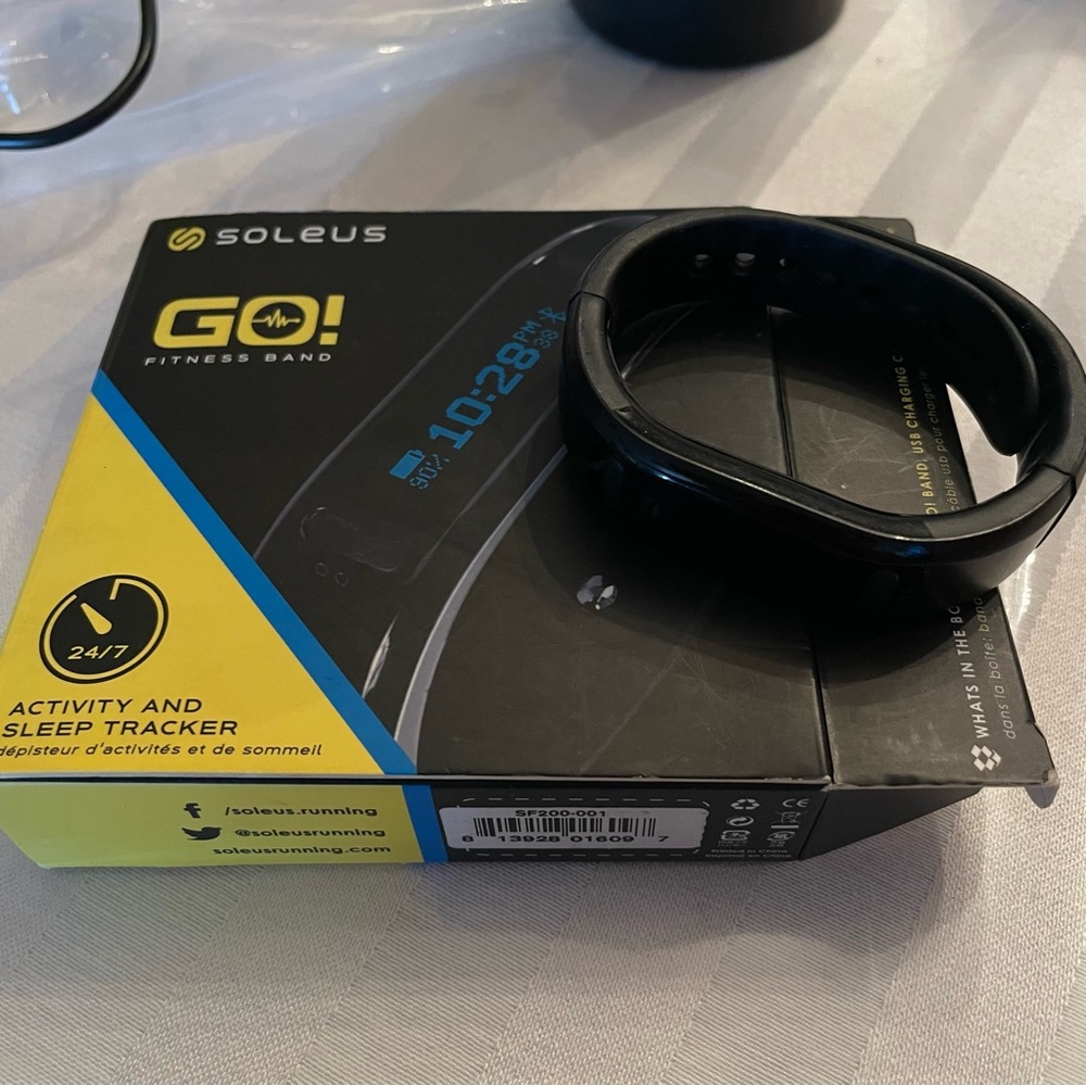 Soleus Go Activity Tracker Black Bracelet Fitness and Sleep Speed Monitor